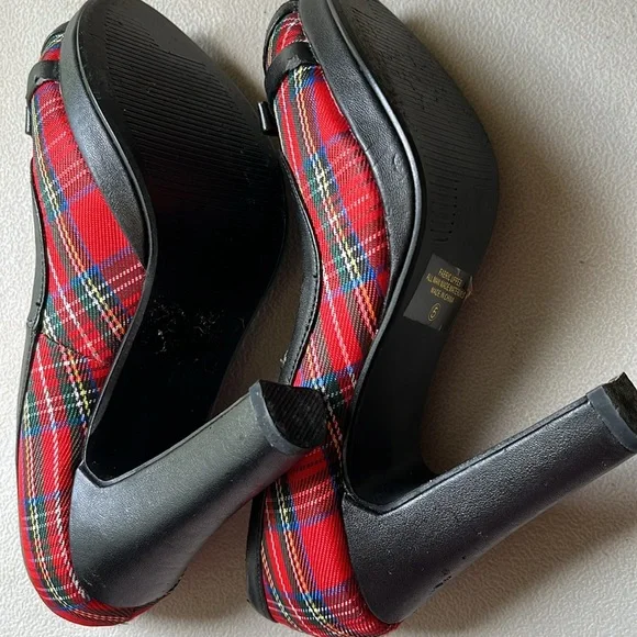 Charles Albert Women's Red Plaid Peep Toe Heels - Picture 5 of 7